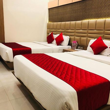 Hotel Guestinn Residency Mumbai Bagian luar foto