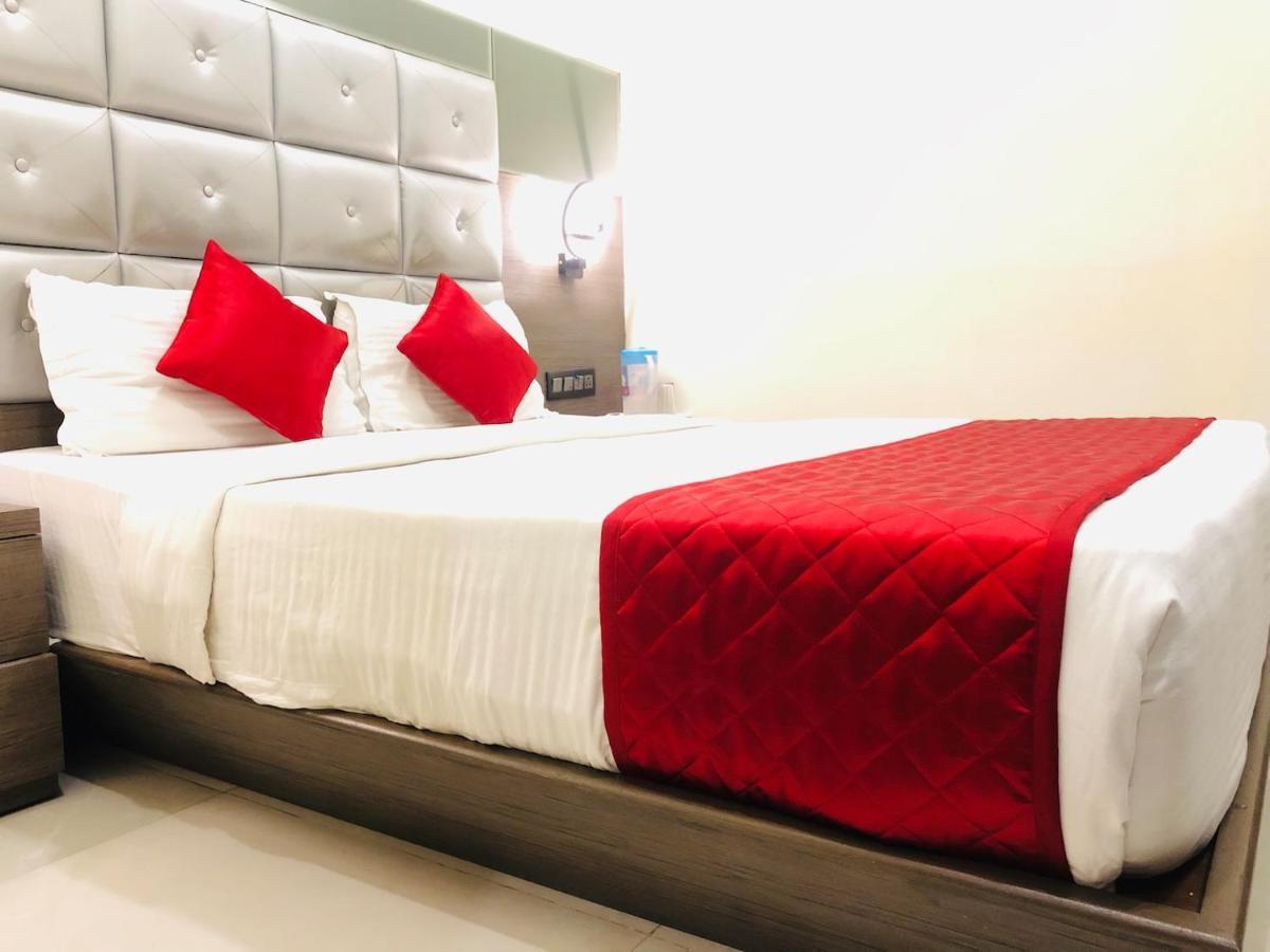 Hotel Guestinn Residency Mumbai Bagian luar foto