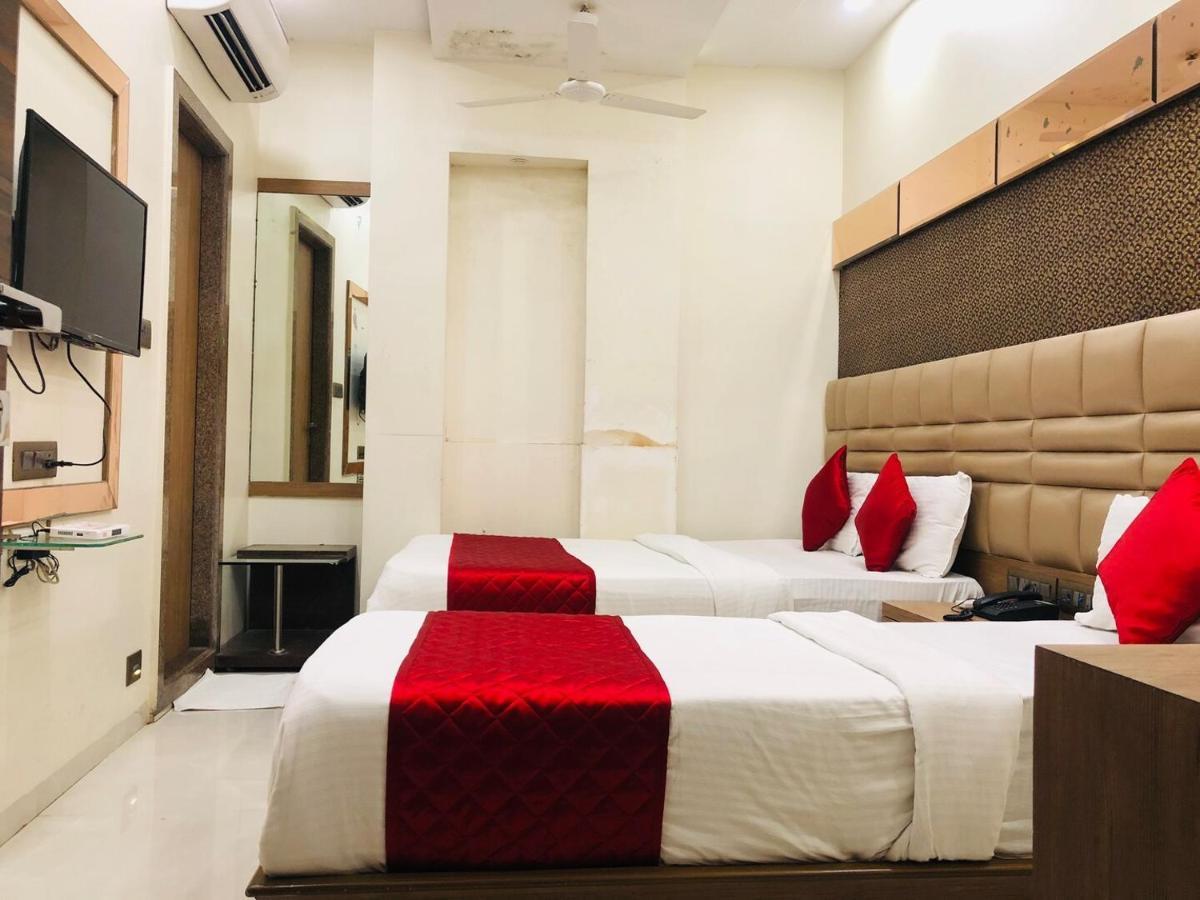 Hotel Guestinn Residency Mumbai Bagian luar foto