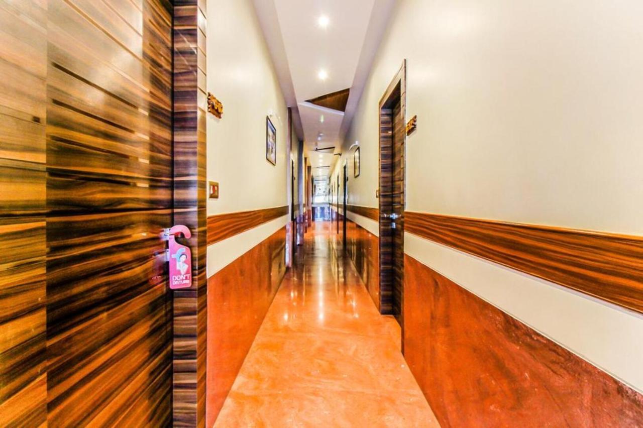 Hotel Guestinn Residency Mumbai Bagian luar foto