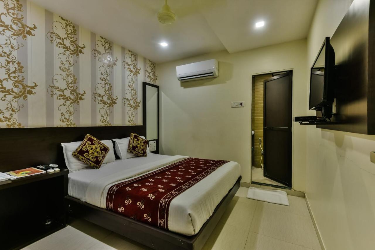Hotel Guestinn Residency Mumbai Bagian luar foto