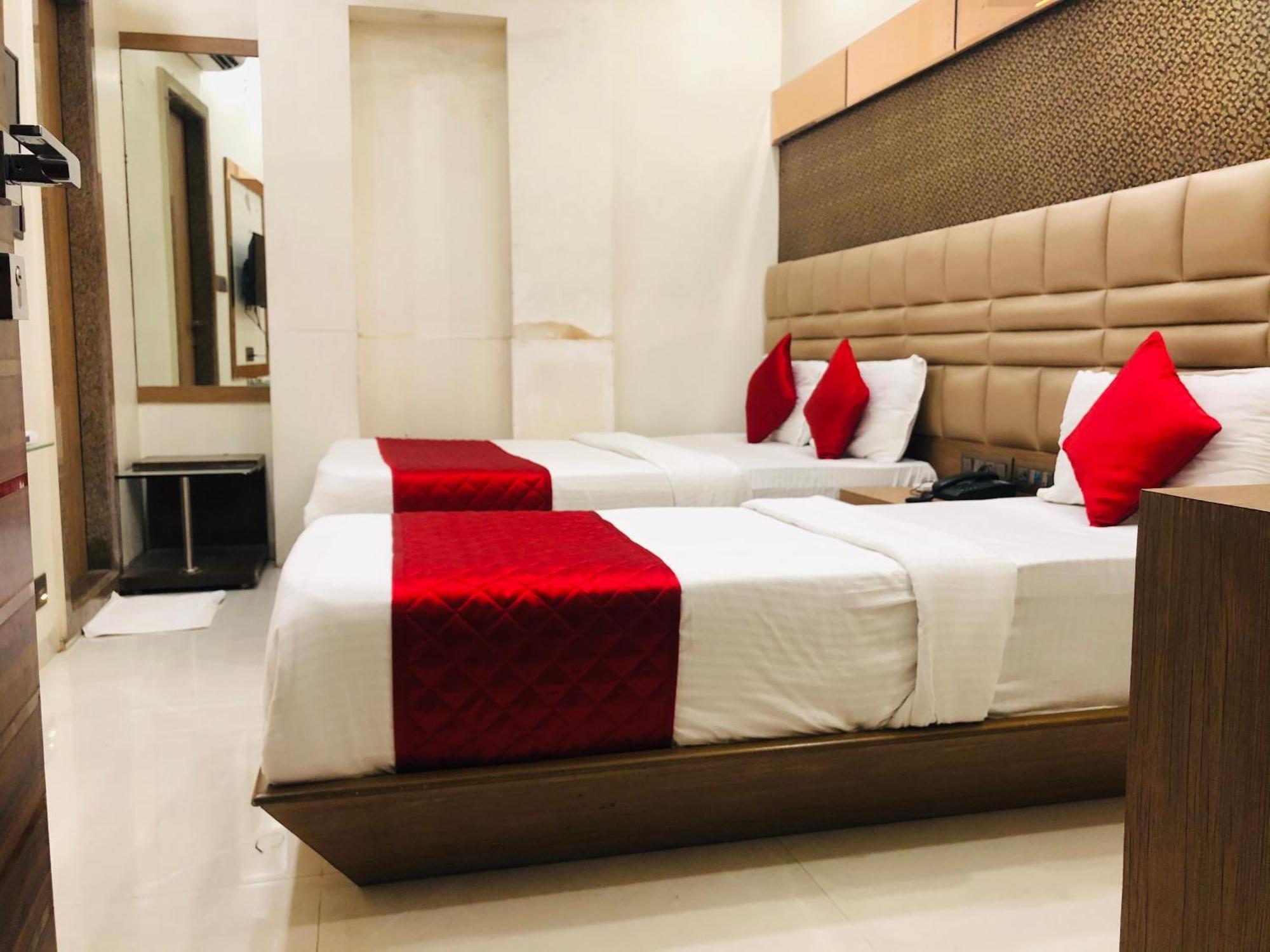 Hotel Guestinn Residency Mumbai Bagian luar foto
