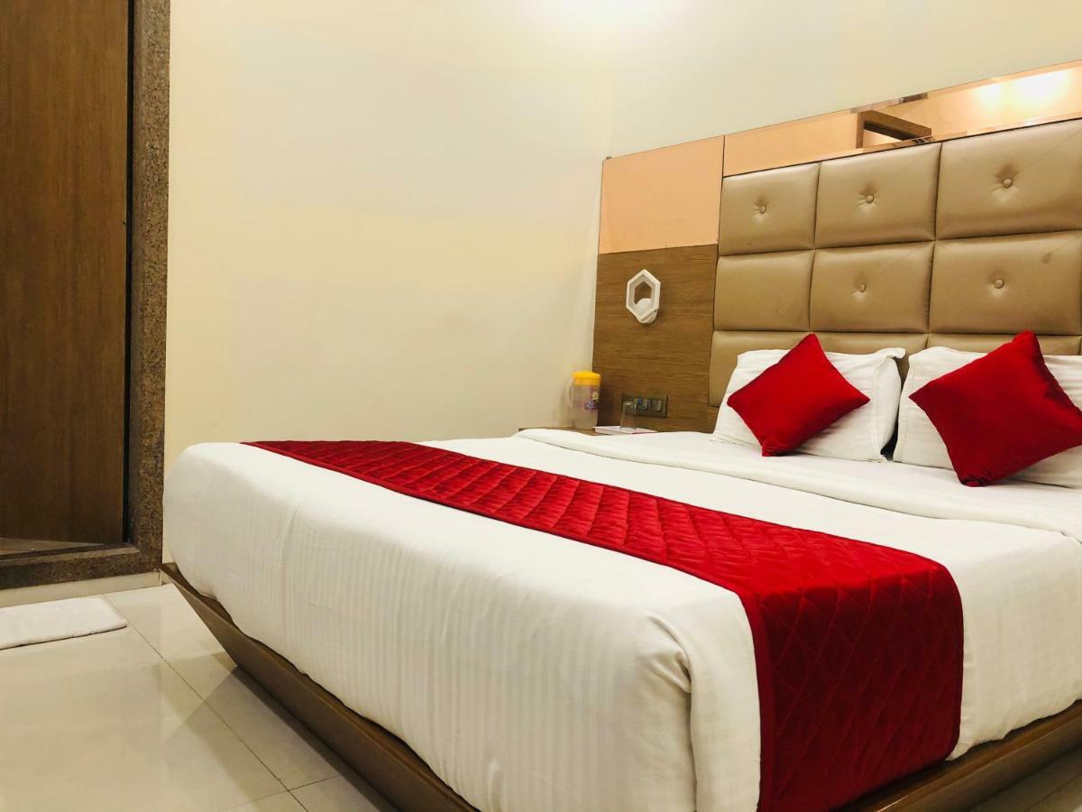 Hotel Guestinn Residency Mumbai Bagian luar foto