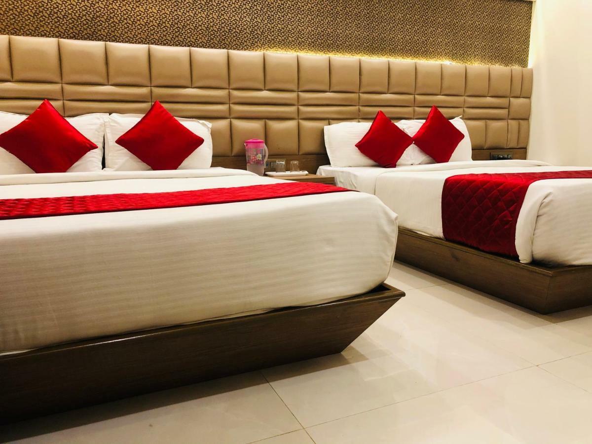 Hotel Guestinn Residency Mumbai Bagian luar foto